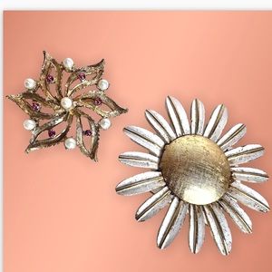 Vintage Brooch Lot Two Floral Pins Sunflower Daisy Star Flower Rhinestone Pearl
